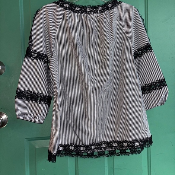 Chicos size 1 medium ladies top - Picture 8 of 13